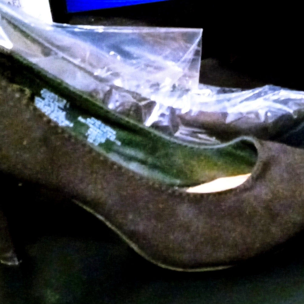 Woman's shoes